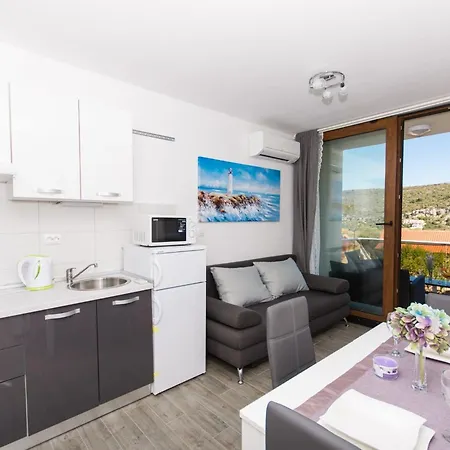 La-comfort One Bedroom With Sea View Terrace 3 *