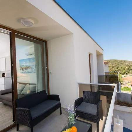 La-comfort One Bedroom With Sea View Terrace 3 Apartment *